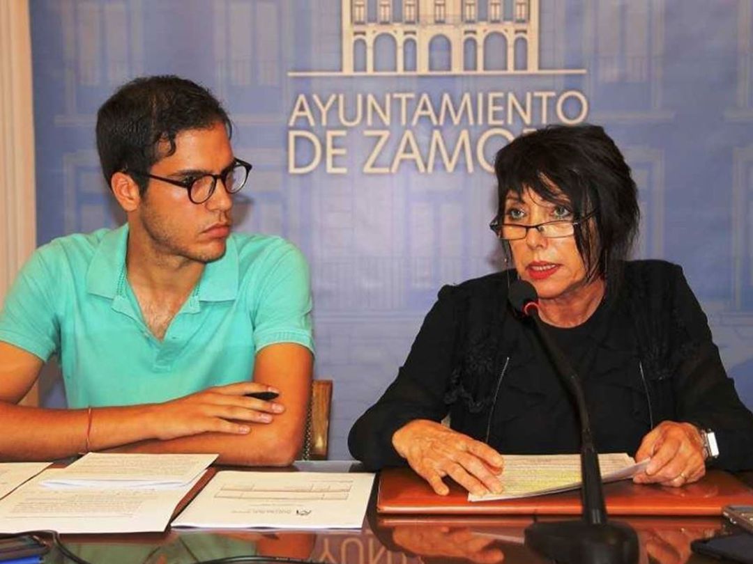 La concejala de Seguridad Ciudadana del Ayuntamamiento de Zamora, Concha Rosales, durante una rueda de prensa junto al concejal Pablo Novo La concejala de Seguridad Ciudadana del Ayuntamamiento de Zamora, Concha Rosales, durante una rueda de prensa junto al concejal Pablo Novo