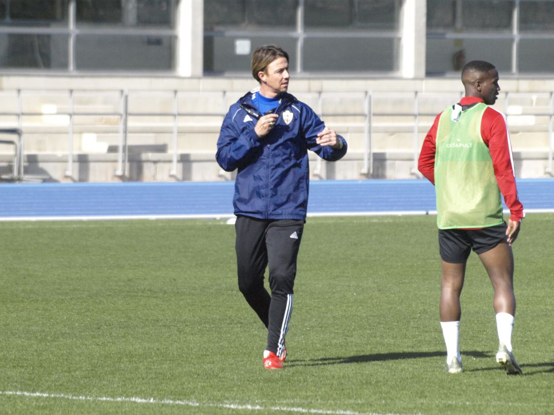 Guti y Jonathan en el entrenamiento rojiblanco. Guti y Jonathan en el entrenamiento rojiblanco.