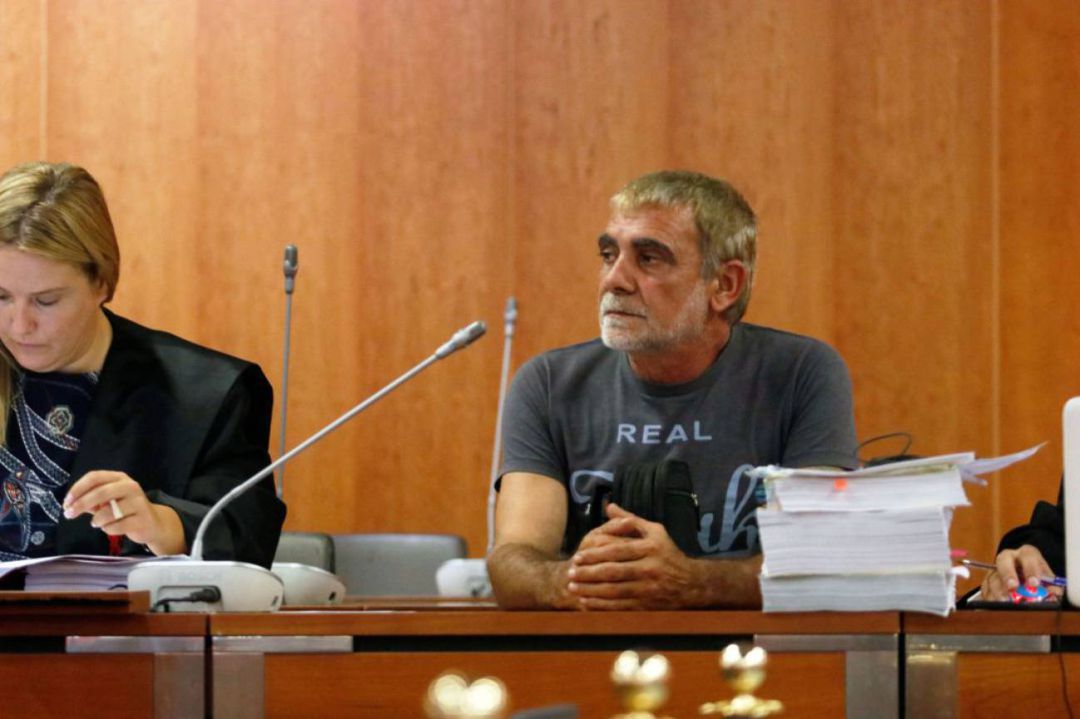 Manuel Alonso (camiseta verde), en el juicio por el homicidio de la mujer Lucía Garrido, que fue hallada sin vida en 2008 en la finca en la que residía de Alhaurín de la Torre Manuel Alonso (camiseta verde), en el juicio por el homicidio de la mujer Lucía Garrido, que fue hallada sin vida en 2008 en la finca en la que residía de Alhaurín de la Torre