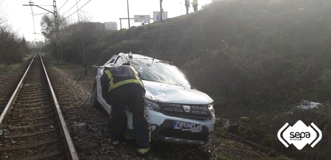 El herido ha sido trasladado al HUCA en atención a la gravedad de sus heridas. El herido ha sido trasladado al HUCA en atención a la gravedad de sus heridas.