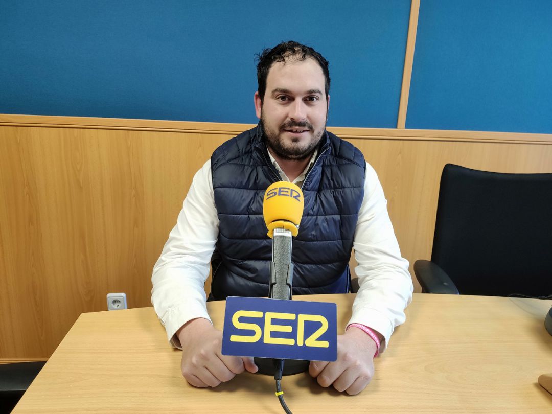 Mario Pérez Cervera, alcalde de Los Alcázares en los estudiosde Radio Cartagena SER. Mario Pérez Cervera, alcalde de Los Alcázares en los estudiosde Radio Cartagena SER.