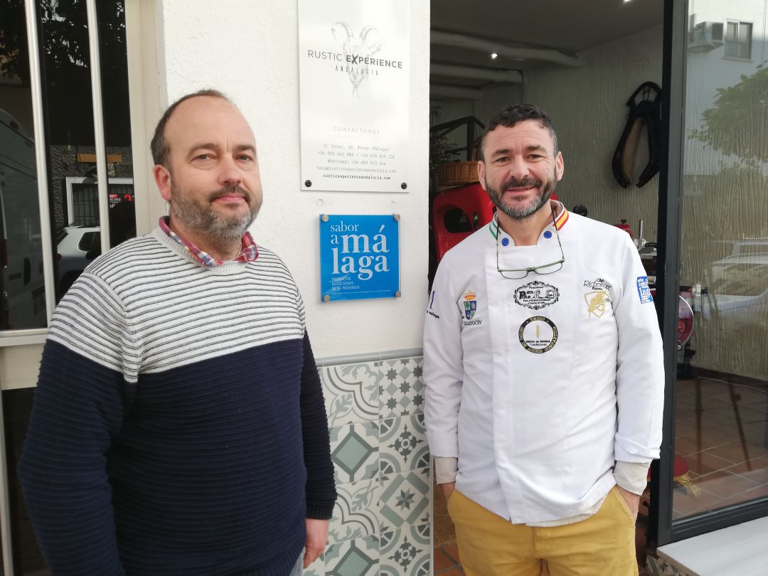 Fali Galindo y Juan Manuel Moreno forman parte de este grupo Fali Galindo y Juan Manuel Moreno forman parte de este grupo