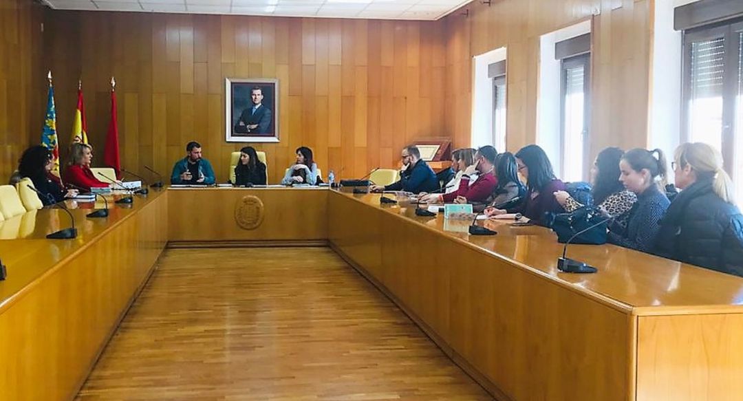 Reunión con los representantes de las inmobiliarias de Elda Reunión con los representantes de las inmobiliarias de Elda