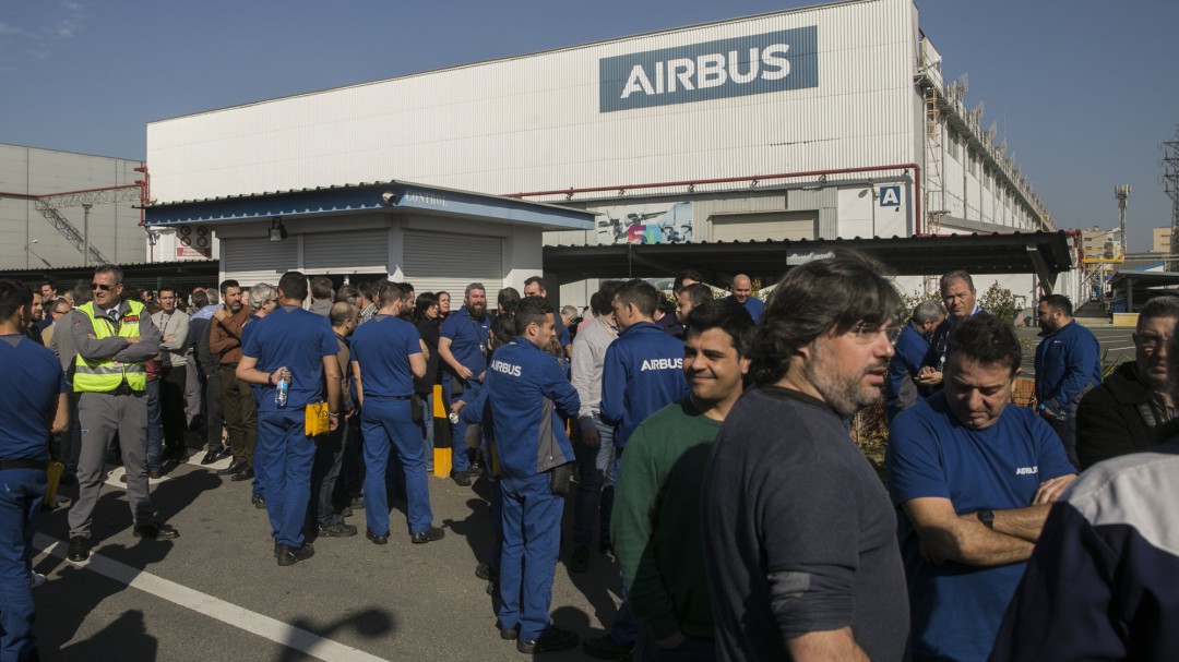 Cientos de trabajadores de Airbus protestan contra el plan de ajuste