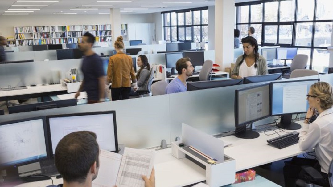 La mesa de diálogo social que se convocará en marzo tratará la semana laboral de 32 horas
