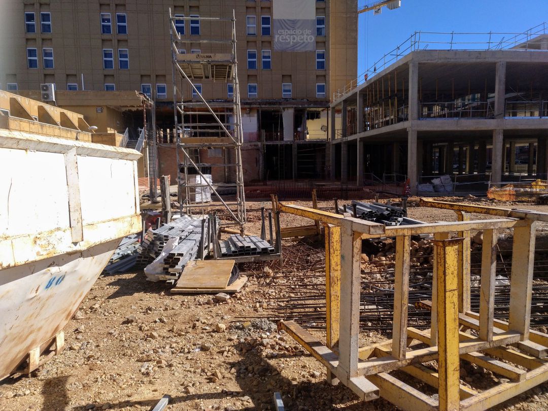 Mitadiel reconoce que la unidad de radioterapia no cabe según el proyecto de obra del Hospital Mitadiel reconoce que la unidad de radioterapia no cabe según el proyecto de obra del Hospital