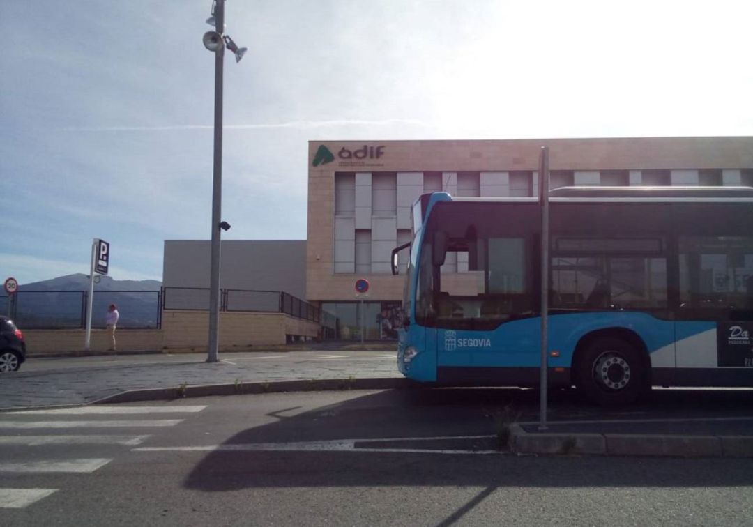 El lunes 24 entran en vigor los nuevos horarios del transporte urbano a la estación Segovia-Guiomar