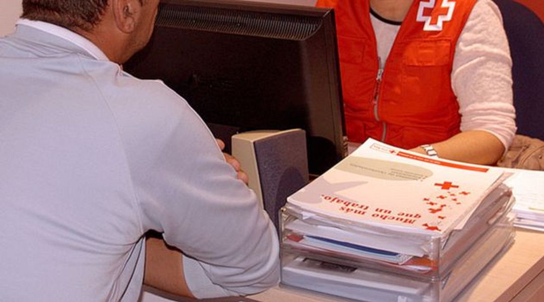 Según los datos de Cruz Roja, entre 2016 y 2019 hubo más de 1.360 personas que participaron en el Programa Operativo de Inclusión Social y Economía Social y 700 consiguieron continuar trabajando. Según los datos de Cruz Roja, entre 2016 y 2019 hubo más de 1.360 personas que participaron en el Programa Operativo de Inclusión Social y Economía Social y 700 consiguieron continuar trabajando.