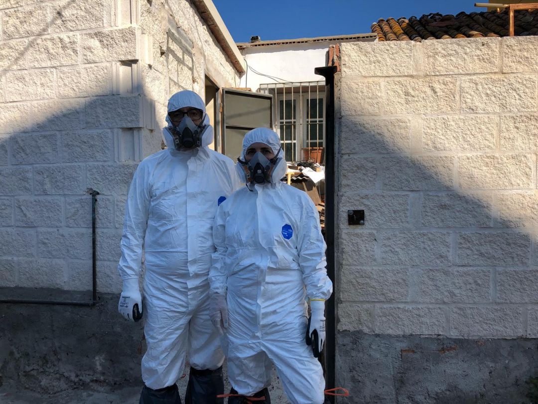 Juanjo Millás y Paqui Ramos acompañando un proceso de limpieza traumática Juanjo Millás y Paqui Ramos acompañando un proceso de limpieza traumática