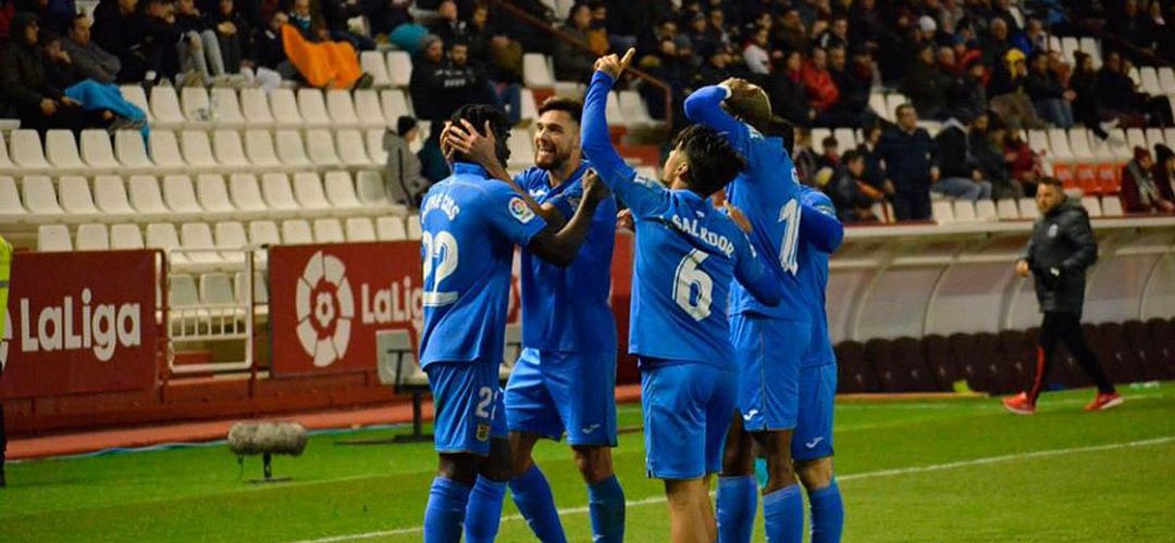 Los jugadores fuenlabreños celebran el último gol conseguido, obra de Ciss: el 14 de enero en el Carlos Belmonte Los jugadores fuenlabreños celebran el último gol conseguido, obra de Ciss: el 14 de enero en el Carlos Belmonte