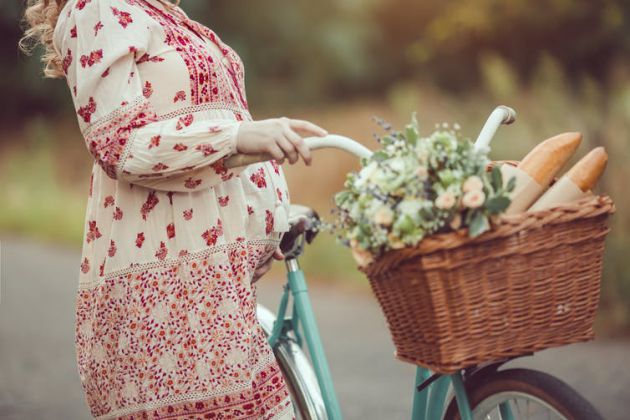 De 20 a 30 minutos diarios de ejercicio de intensidad moderada (nadar, caminar, bicicleta, yoga o pilates para embarazadas) ayudan. De 20 a 30 minutos diarios de ejercicio de intensidad moderada (nadar, caminar, bicicleta, yoga o pilates para embarazadas) ayudan.