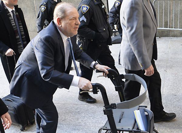 February 24, 2020 - New York, NY USA: Disgraced movie mogul Harvey Weinstein arrives at NYC Criminal Court as the jury continues to deliberate the multiple charges of rape which he has been accused of. (Matthew McDermott/Contacto) 25/02/2020 ONLY FOR USE IN SPAIN