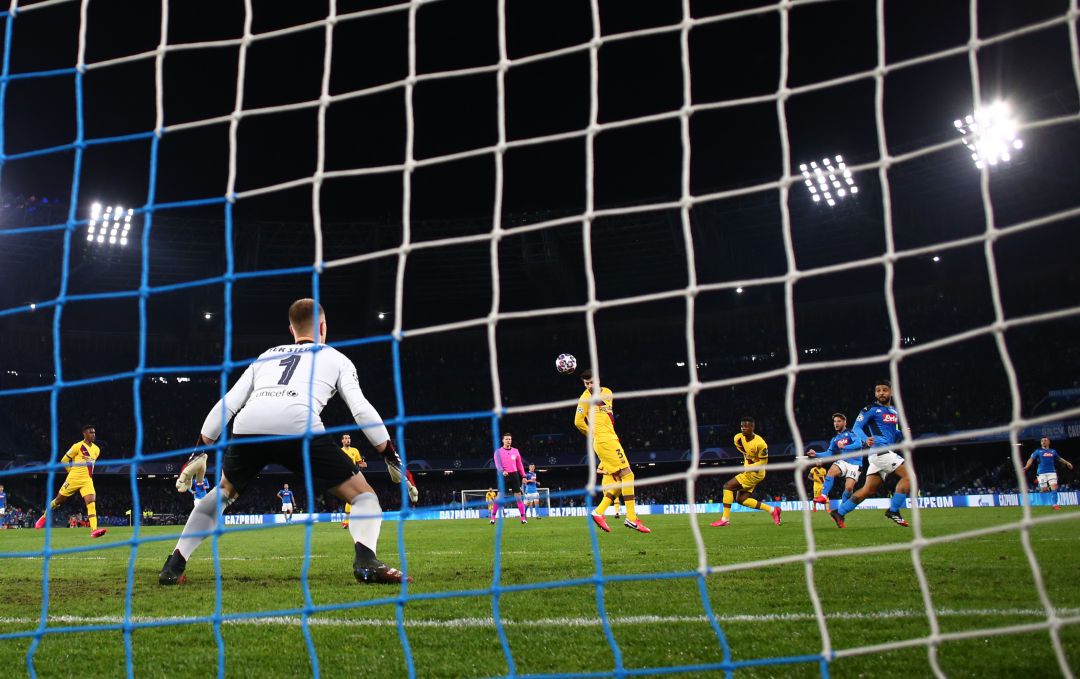El gol de Mertens al Barcelona. El gol de Mertens al Barcelona.