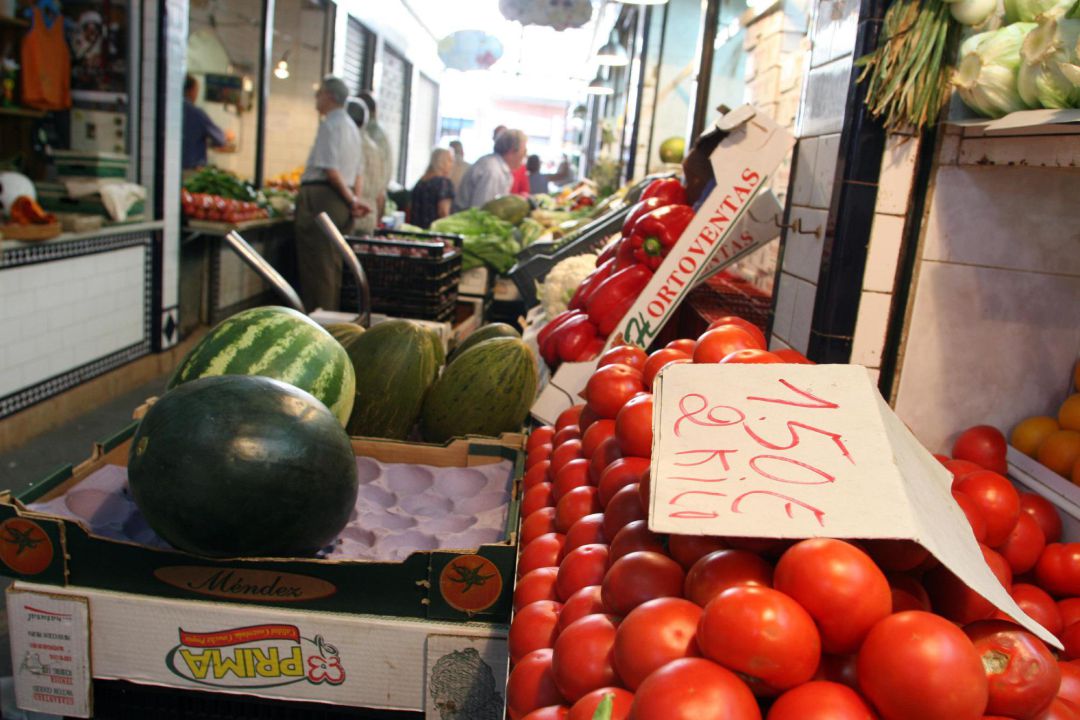Foto de un mercado de frutas y verduras en Andalucía Foto de un mercado de frutas y verduras en Andalucía