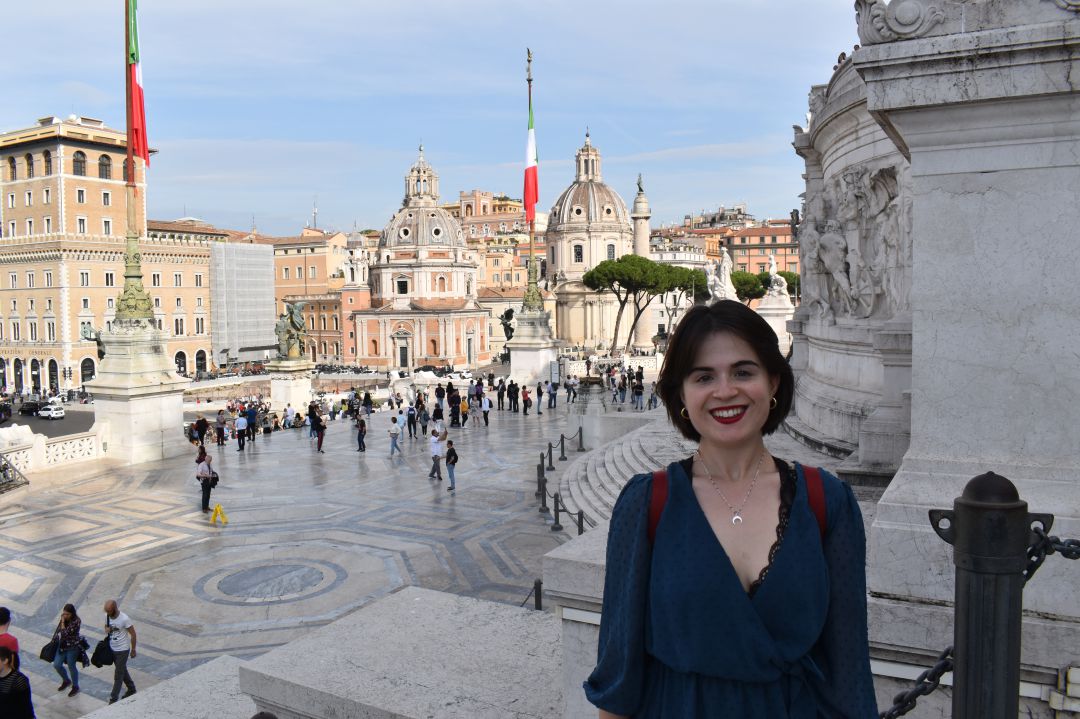 Cristina se encuentra estudiando en Roma Cristina se encuentra estudiando en Roma