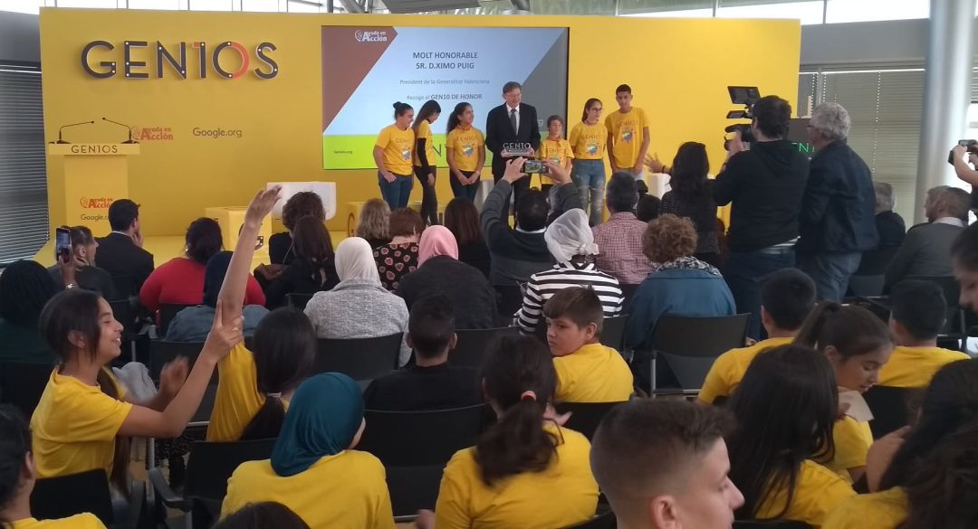 El president, Ximo Puig, en la entrega del GEN1O de Honor del proyecto que pretende romper la brecha digital de género. El president, Ximo Puig, en la entrega del GEN1O de Honor del proyecto que pretende romper la brecha digital de género.