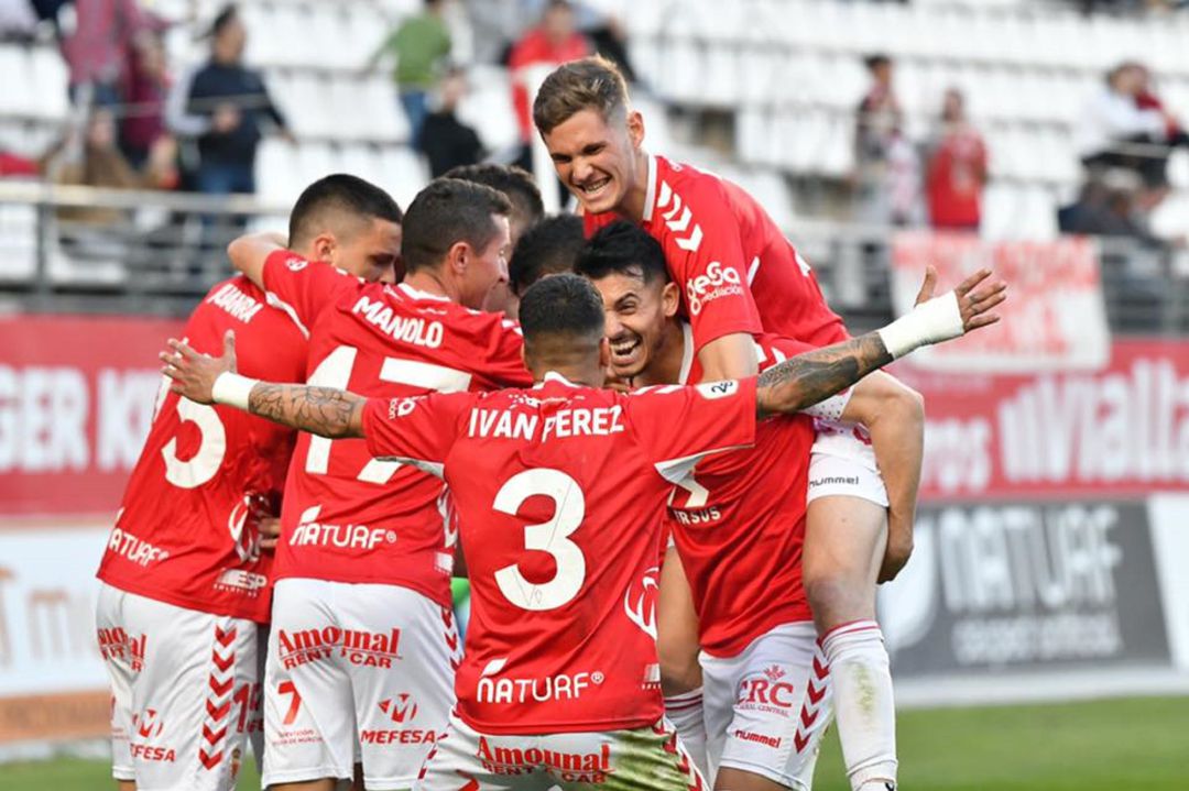 Los jugadores del Real Murcia celebran un gol ante el UCAM Murcia CF Los jugadores del Real Murcia celebran un gol ante el UCAM Murcia CF