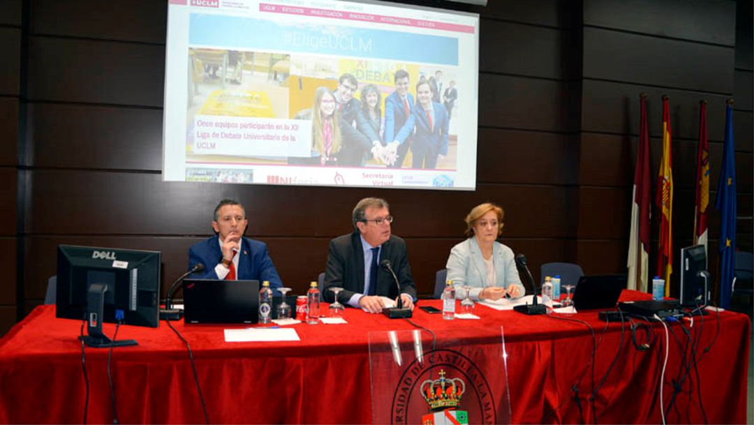 Imagen del Consejo de Gobierno de la UCLM presidido por el rector Miguel Ángel Collado Imagen del Consejo de Gobierno de la UCLM presidido por el rector Miguel Ángel Collado