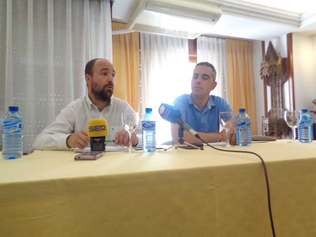 Imagen de archivo de los dos concejales de Vox, Vicente Holgueras (izq) y Sergio Chagartegui, en una rueda de prensa en junio de 2019 Imagen de archivo de los dos concejales de Vox, Vicente Holgueras (izq) y Sergio Chagartegui, en una rueda de prensa en junio de 2019