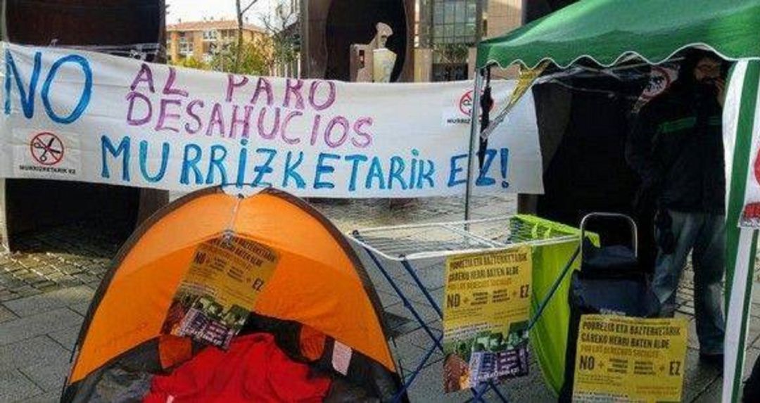 Denuncian el desahucio de una mujer y sus dos hijos a instancia de Gobierno Vasco Denuncian el desahucio de una mujer y sus dos hijos a instancia de Gobierno Vasco