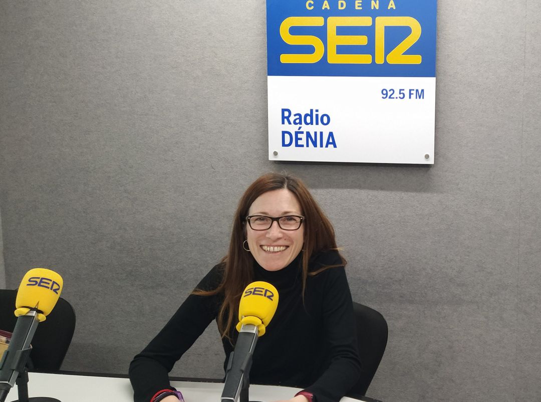 Beatriu Calabuig, profesora de Música del IES Historiador Chabás, organizadora de la jornada de donación de sangre y médula. Beatriu Calabuig, profesora de Música del IES Historiador Chabás, organizadora de la jornada de donación de sangre y médula.