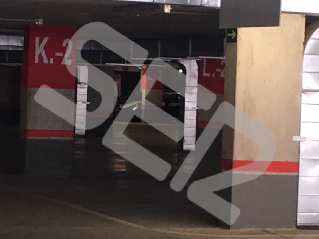 Imagen del sotano 2 del parking del hospital Puerta de Hierro, al fondo se encuentran los coches del concesionario de Porsche Imagen del sotano 2 del parking del hospital Puerta de Hierro, al fondo se encuentran los coches del concesionario de Porsche