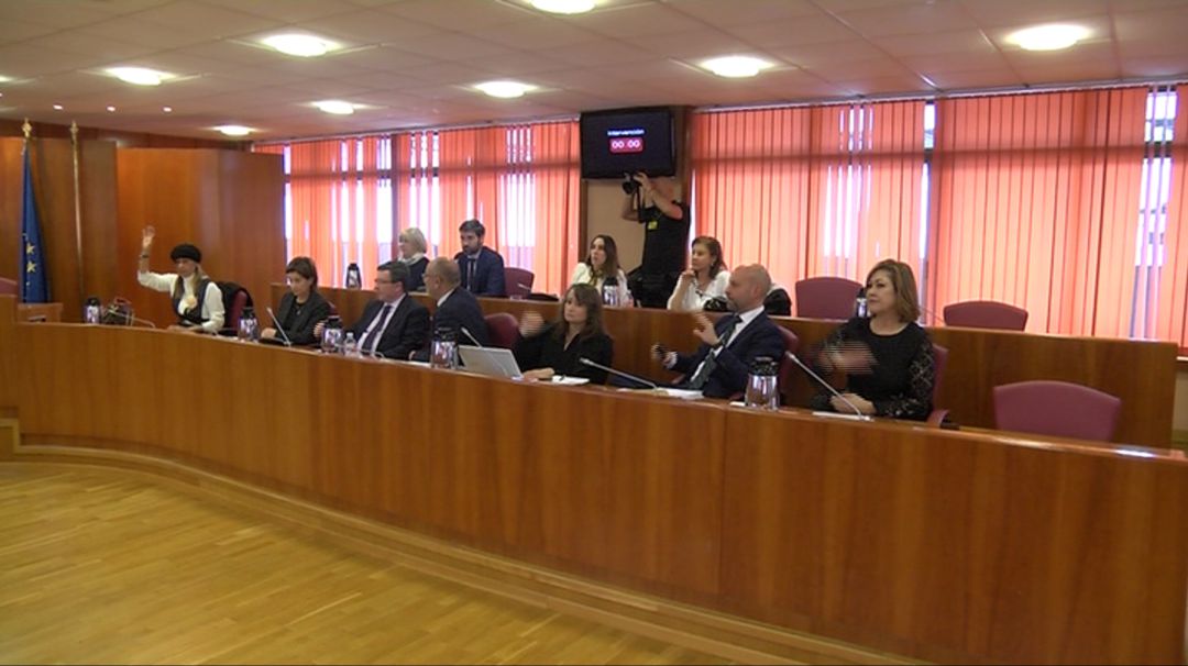 Miembros del gobierno durante una votación del pleno Miembros del gobierno durante una votación del pleno
