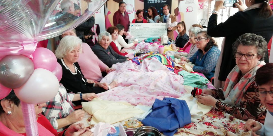 Taller de costura dónde se realizan los cojines de corazón de Santa Águeda Taller de costura dónde se realizan los cojines de corazón de Santa Águeda