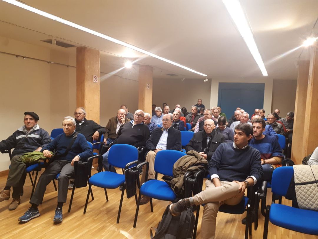 Momento de la Asamblea Extraordinaria del Club Deportivo Tudelano Momento de la Asamblea Extraordinaria del Club Deportivo Tudelano