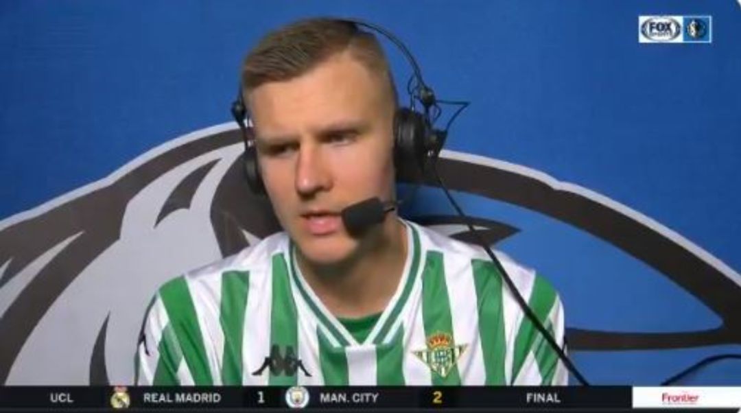 Porzingis atiende a Fox Sports tras el partido. Porzingis atiende a Fox Sports tras el partido.