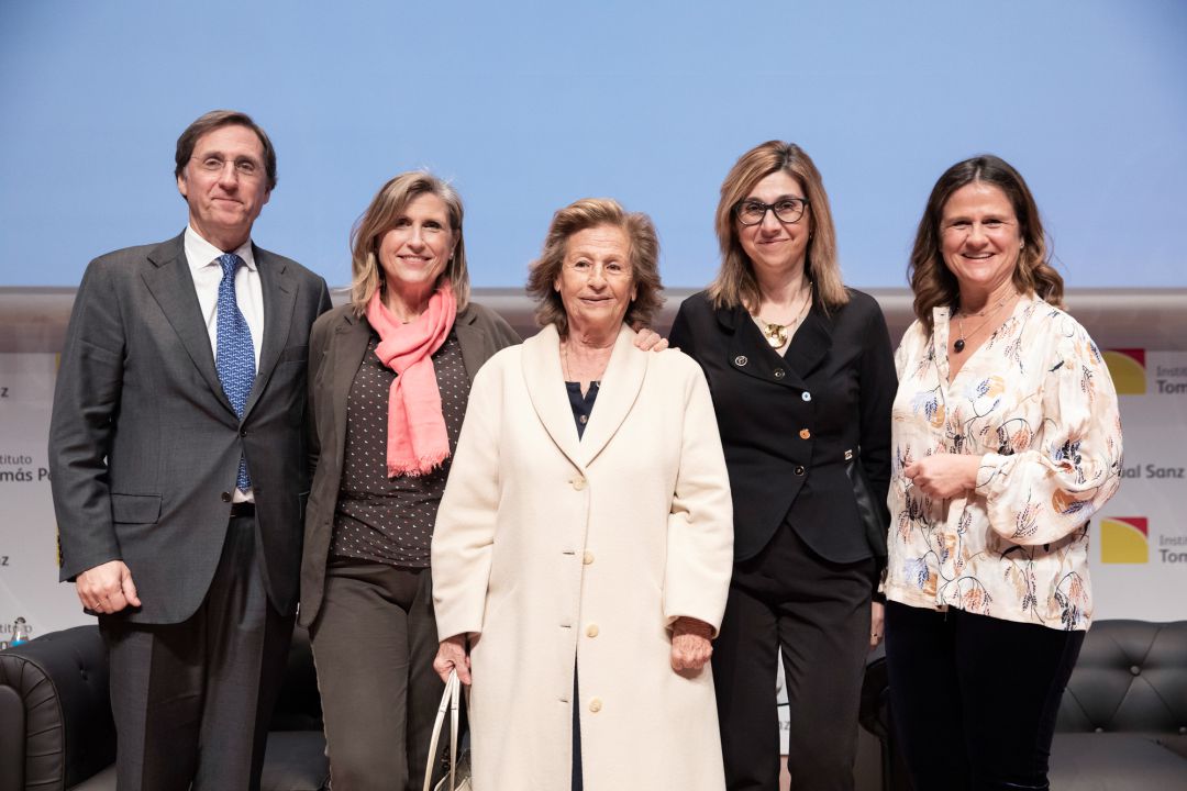 La alcaldesa de Aranda, Raquel González, segunda por la dcha, asistió a este acto La alcaldesa de Aranda, Raquel González, segunda por la dcha, asistió a este acto