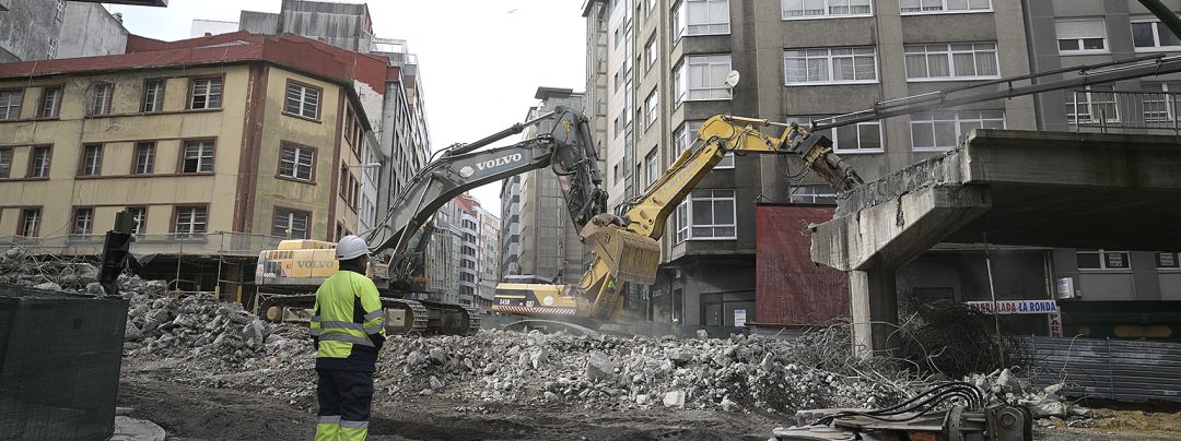 Obras de demolición del Viaducto de la Ronda de Nelle, A Coruña Obras de demolición del Viaducto de la Ronda de Nelle, A Coruña