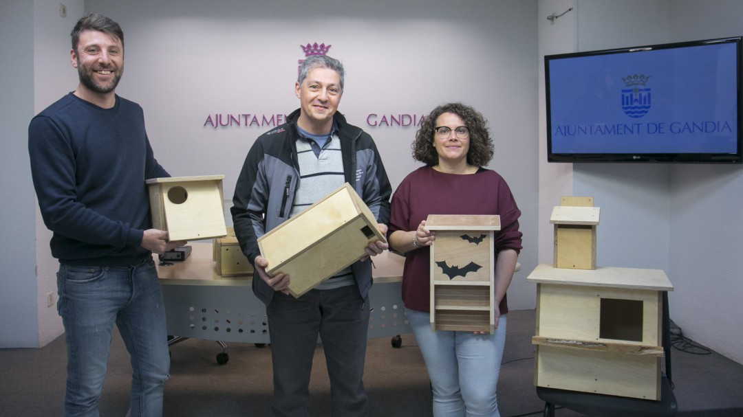 Alumnos del Tirant lo Blanc fabrican 40 cajas nido