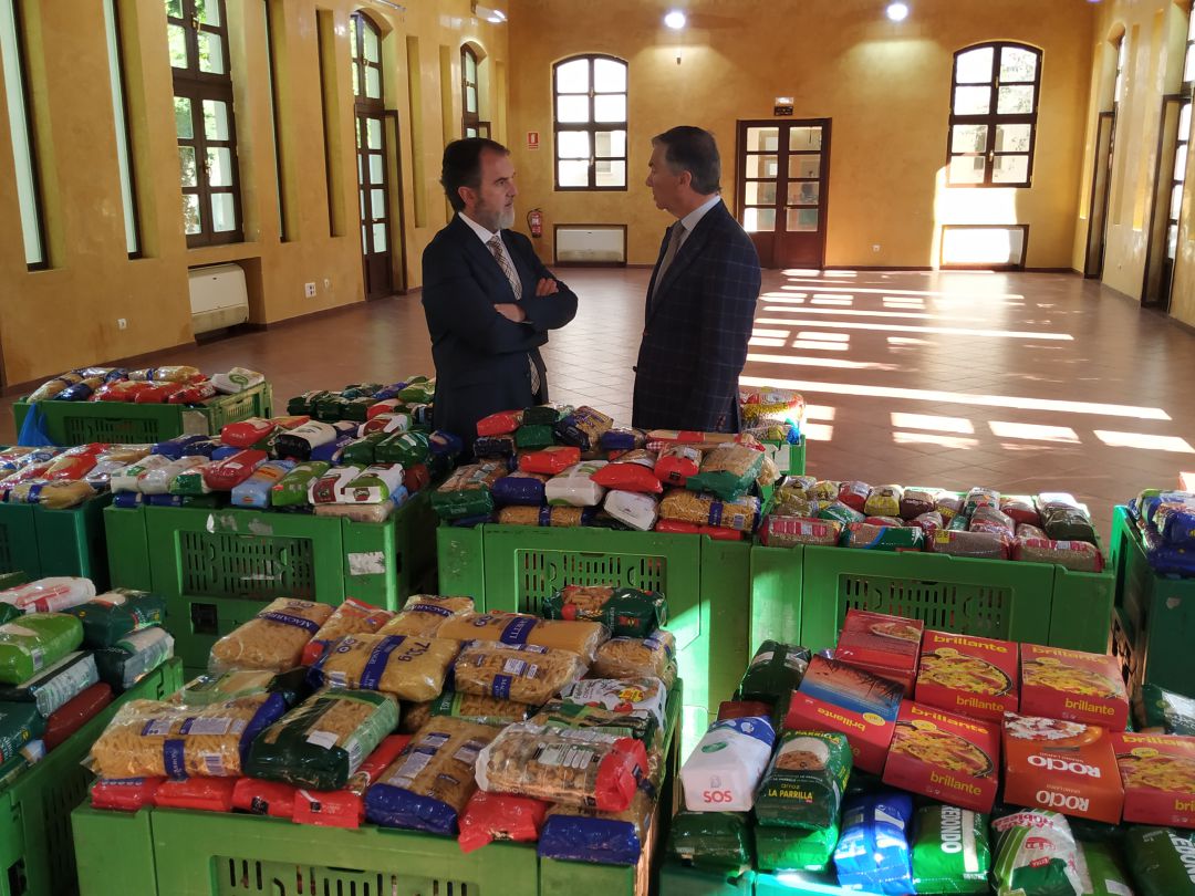La Real Escuela donado más de 4.500 kilos de comida a Cruz Roja Jerez La Real Escuela donado más de 4.500 kilos de comida a Cruz Roja Jerez