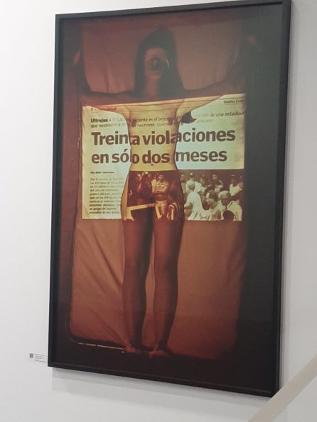 Obra 'El dolor en un pañuelo', de Regina José Galindo Obra 'El dolor en un pañuelo', de Regina José Galindo