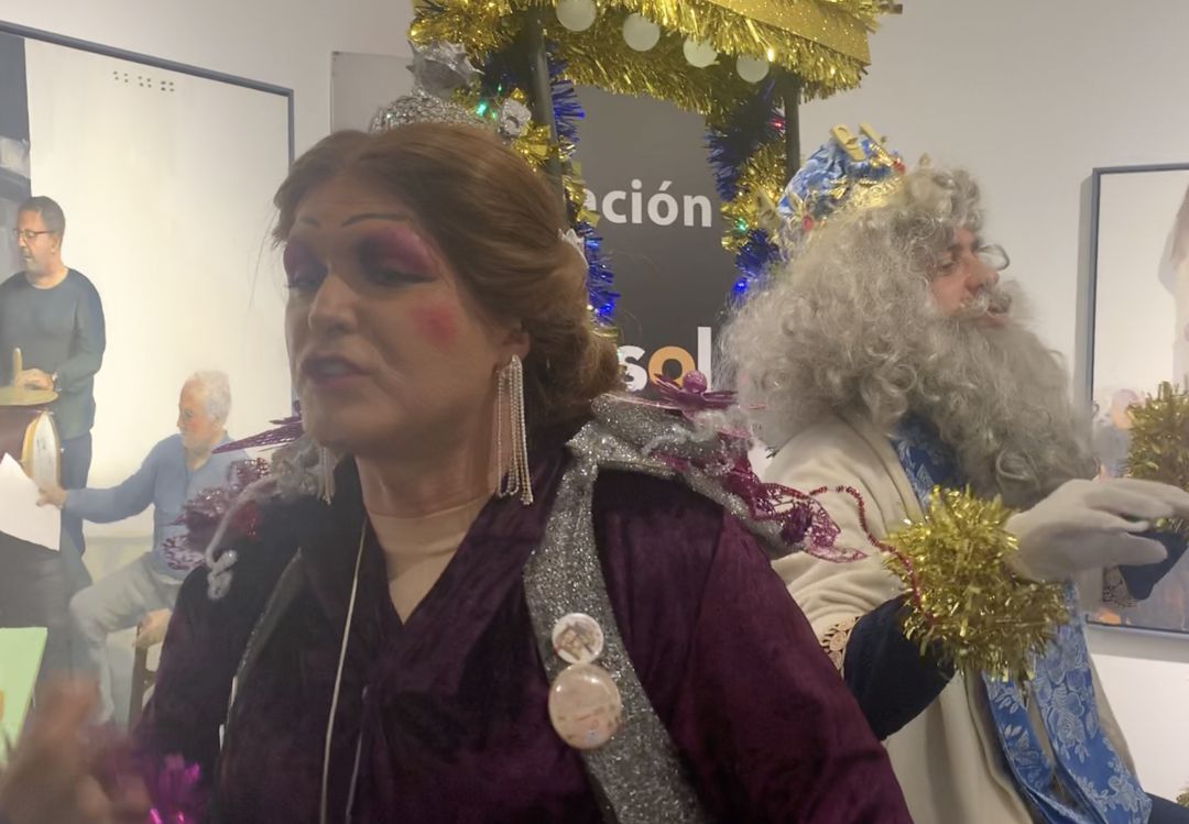 A Belén Pastori representan a Alejandro Sanz y Niña Pastori, vestidos de Rey Melchor y Estrella de Oriente A Belén Pastori representan a Alejandro Sanz y Niña Pastori, vestidos de Rey Melchor y Estrella de Oriente