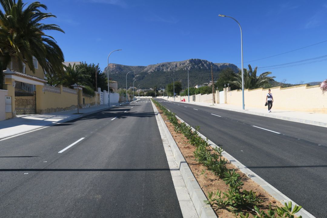 Calp estrena el primer tramo del vial J Calp estrena el primer tramo del vial J