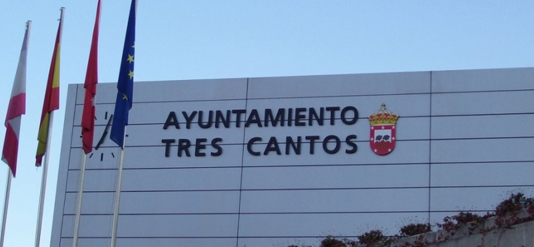Fachada del edificio consistorial de Tres Cantos Fachada del edificio consistorial de Tres Cantos