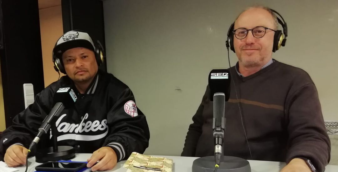 César Andrade y Carles Feixa en los estudios de Radio Barcelona-Cadena SER César Andrade y Carles Feixa en los estudios de Radio Barcelona-Cadena SER