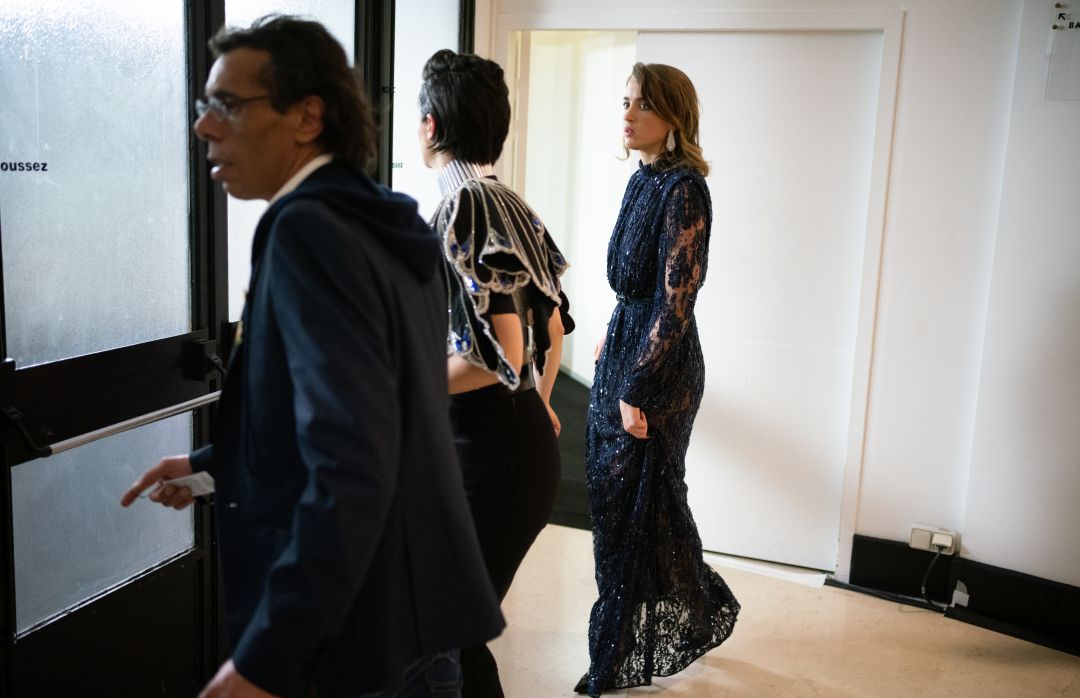 Adèle Haenel en el momento en el que abandona la ceremonia de los Premios César junto a su compañera de reparto Noémie Merlant y la directora Céline Sciamma tras el premio a Roman Polanski como mejor director. Adèle Haenel en el momento en el que abandona la ceremonia de los Premios César junto a su compañera de reparto Noémie Merlant y la directora Céline Sciamma tras el premio a Roman Polanski como mejor director.