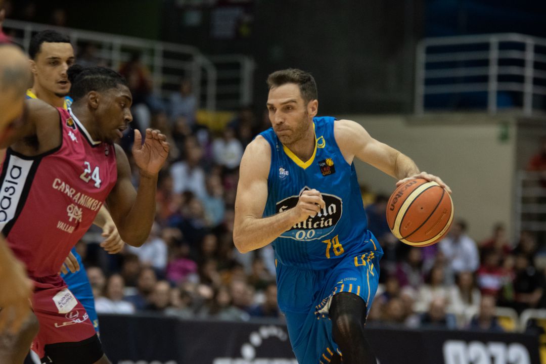 Gran partido del Club Ourense Baloncesto en la cancha del líder Valladolid. El conjunto ourensano perdía en los últimos segundos, 74-73. Gran partido del Club Ourense Baloncesto en la cancha del líder Valladolid. El conjunto ourensano perdía en los últimos segundos, 74-73.