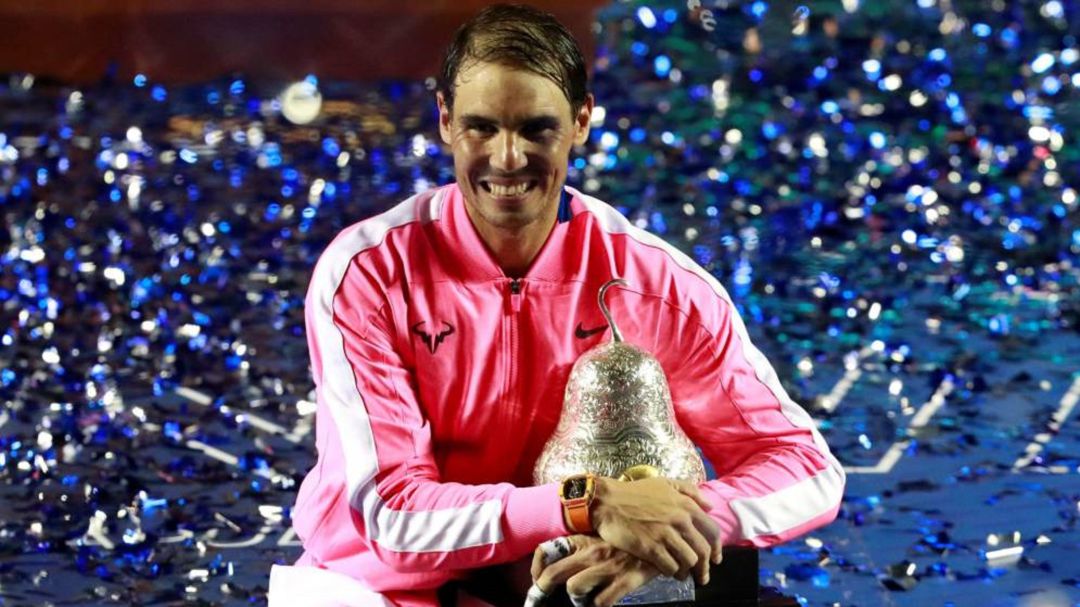 Rafa Nadal con el trofeo de Acapulco Rafa Nadal con el trofeo de Acapulco