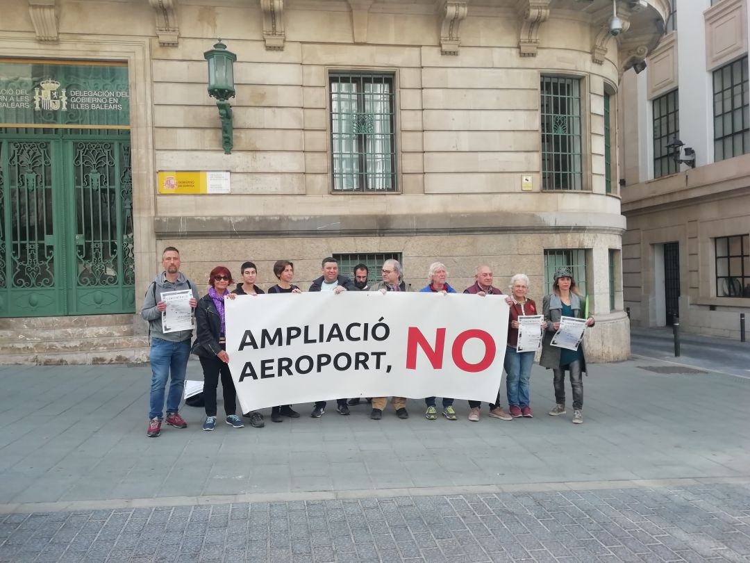 Plataforma antiaeropuerto No més avions Plataforma antiaeropuerto No més avions