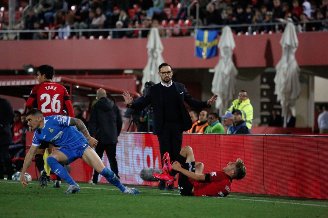 Pozo tumbado en el terreno de juego tras recibir una falta del Getafe. Pozo tumbado en el terreno de juego tras recibir una falta del Getafe.