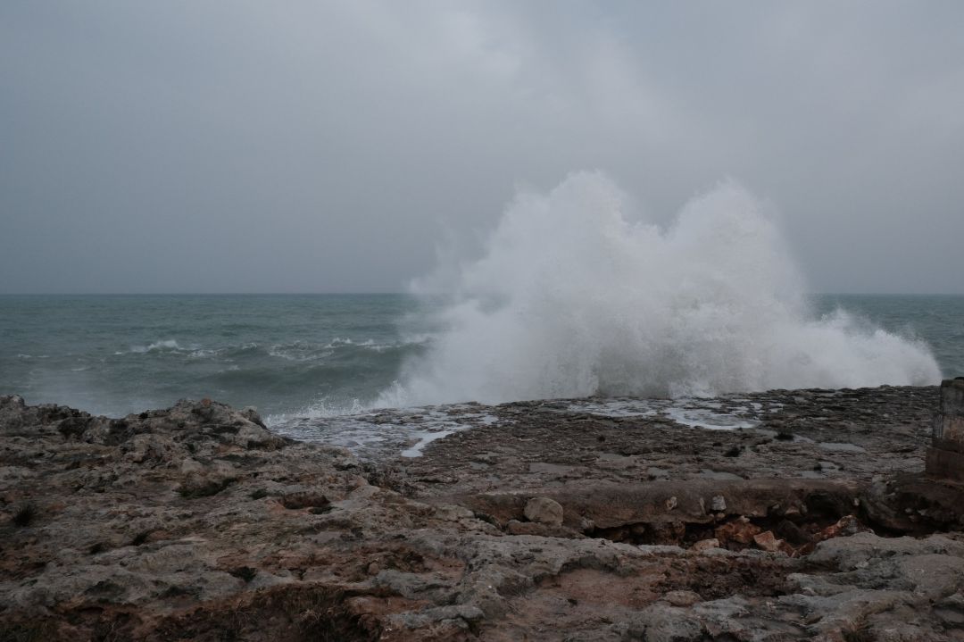 Playa española afectada por un temporal.
Playa española afectada por un temporal.