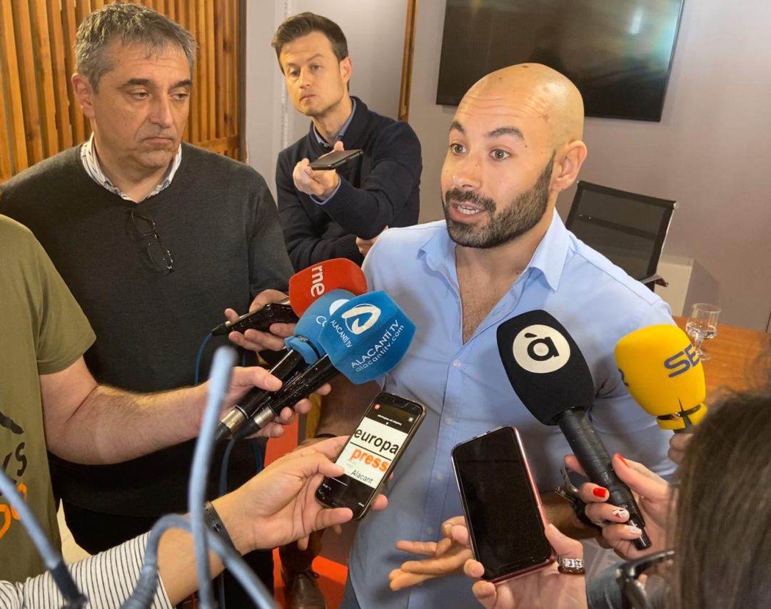 El portavoz de Unidas Podemos, Xavi López, tras la presentación de los presupuestos municipales de 2020 El portavoz de Unidas Podemos, Xavi López, tras la presentación de los presupuestos municipales de 2020