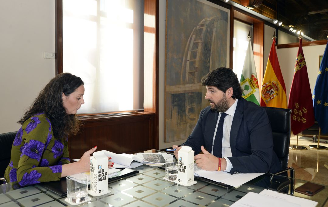 Fernando López Miras y la alcaldesa de Fuente Álamo Fernando López Miras y la alcaldesa de Fuente Álamo
