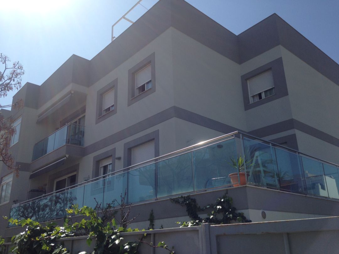 Imagen de un edificio residencial en Ibiza. Imagen de un edificio residencial en Ibiza.
