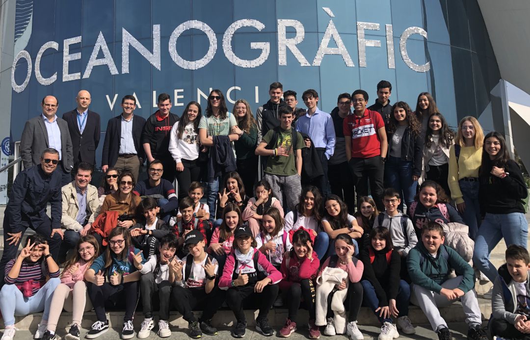 Els alumnes del Carmelo Ripoll i Santa María amb Jorge Rodríguez a l'Oceanogràfic Els alumnes del Carmelo Ripoll i Santa María amb Jorge Rodríguez a l'Oceanogràfic