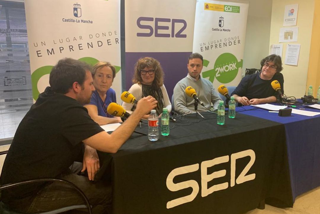 Un momento del programa especial desde el espacio CoWorking - Escuela de Organización Industrial (EOI) - Junta de Comunidades de Castilla-La Mancha. Un momento del programa especial desde el espacio CoWorking - Escuela de Organización Industrial (EOI) - Junta de Comunidades de Castilla-La Mancha.